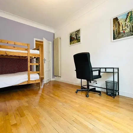 Charming 3-bedroom In The Heart Of Apartment Tours